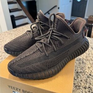 Yeezy Boost 350 V2 Sneakers